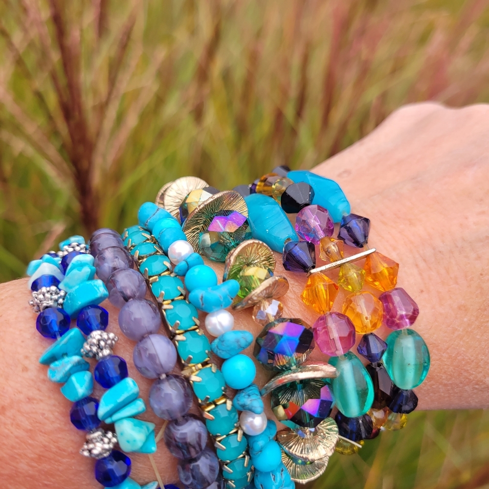 Bundle of Bracelets! Beads & Baubles! Blue ~ Green ~ Iridescent ~ Wow!